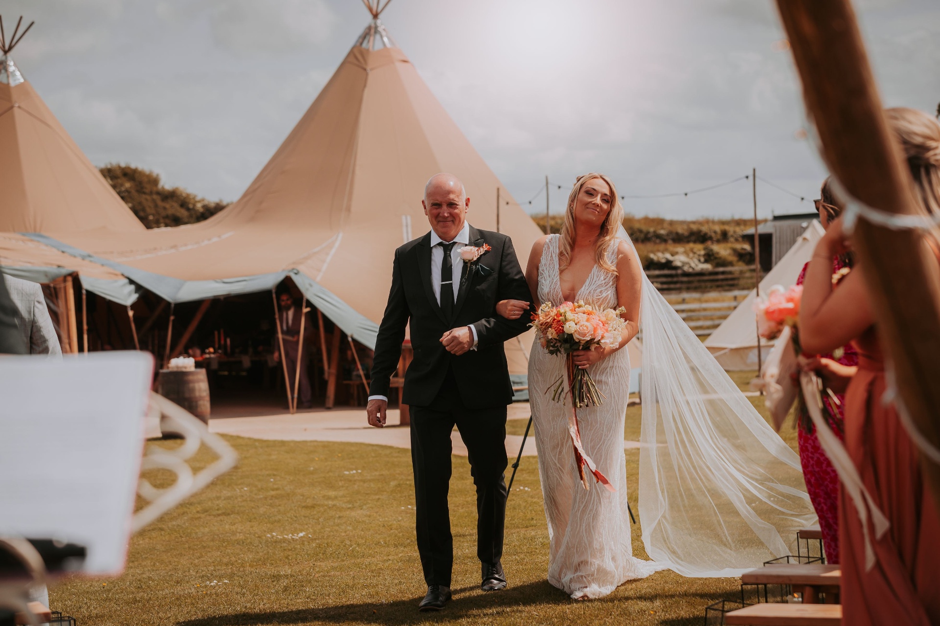 wedding-aisle-DsOq0TVQ (1)